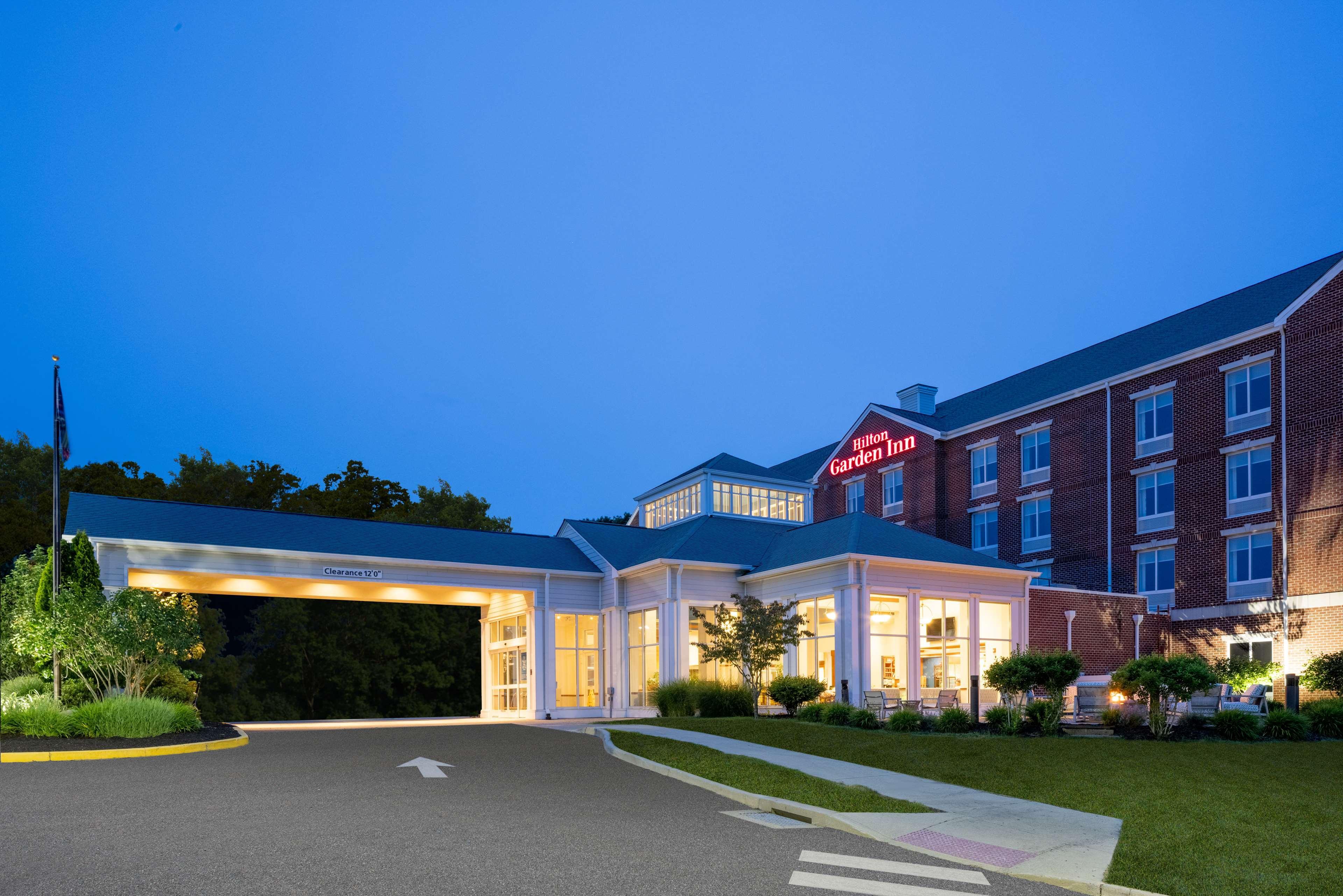 Hilton Garden Inn Mystic/Гротън Екстериор снимка