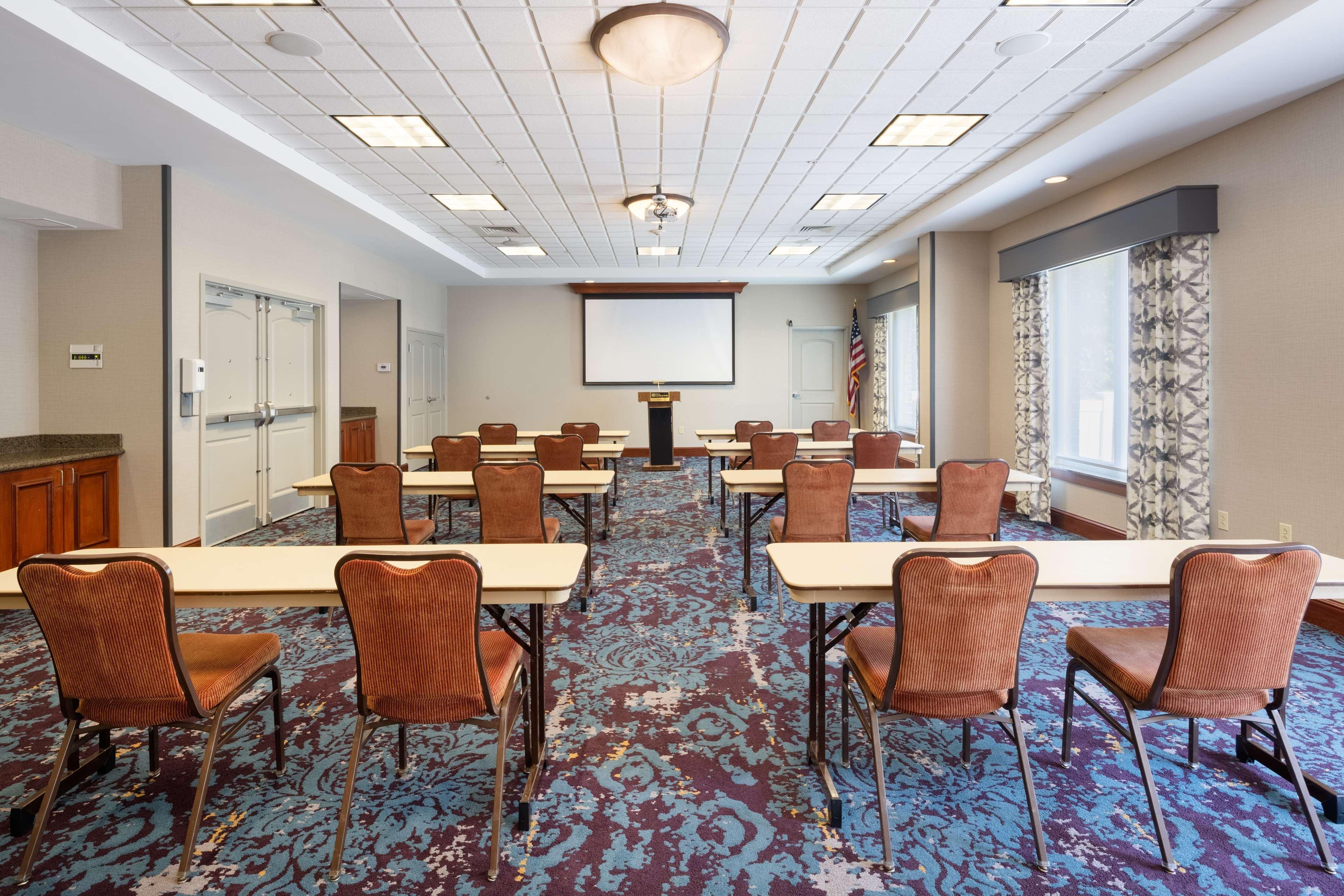 Hilton Garden Inn Mystic/Гротън Екстериор снимка