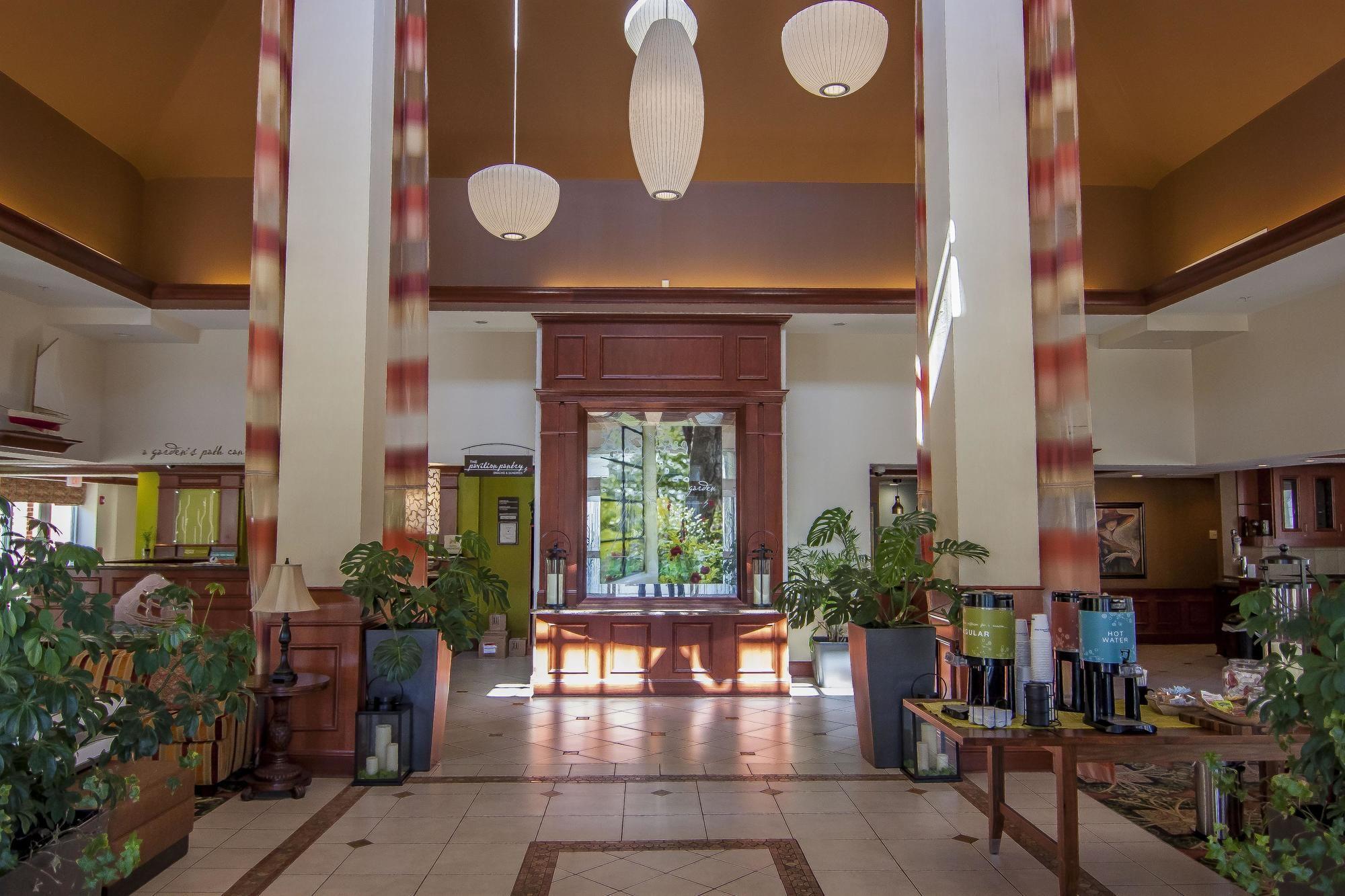 Hilton Garden Inn Mystic/Гротън Екстериор снимка