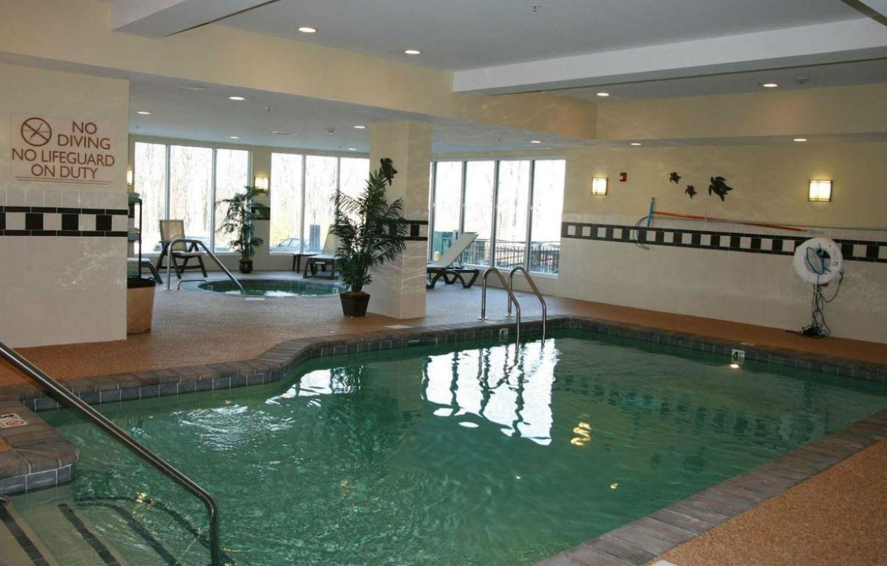 Hilton Garden Inn Mystic/Гротън Екстериор снимка