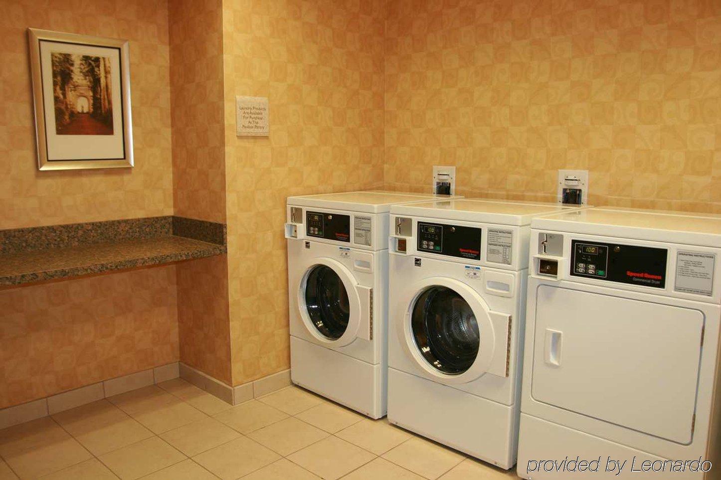 Hilton Garden Inn Mystic/Гротън Съоръжения снимка